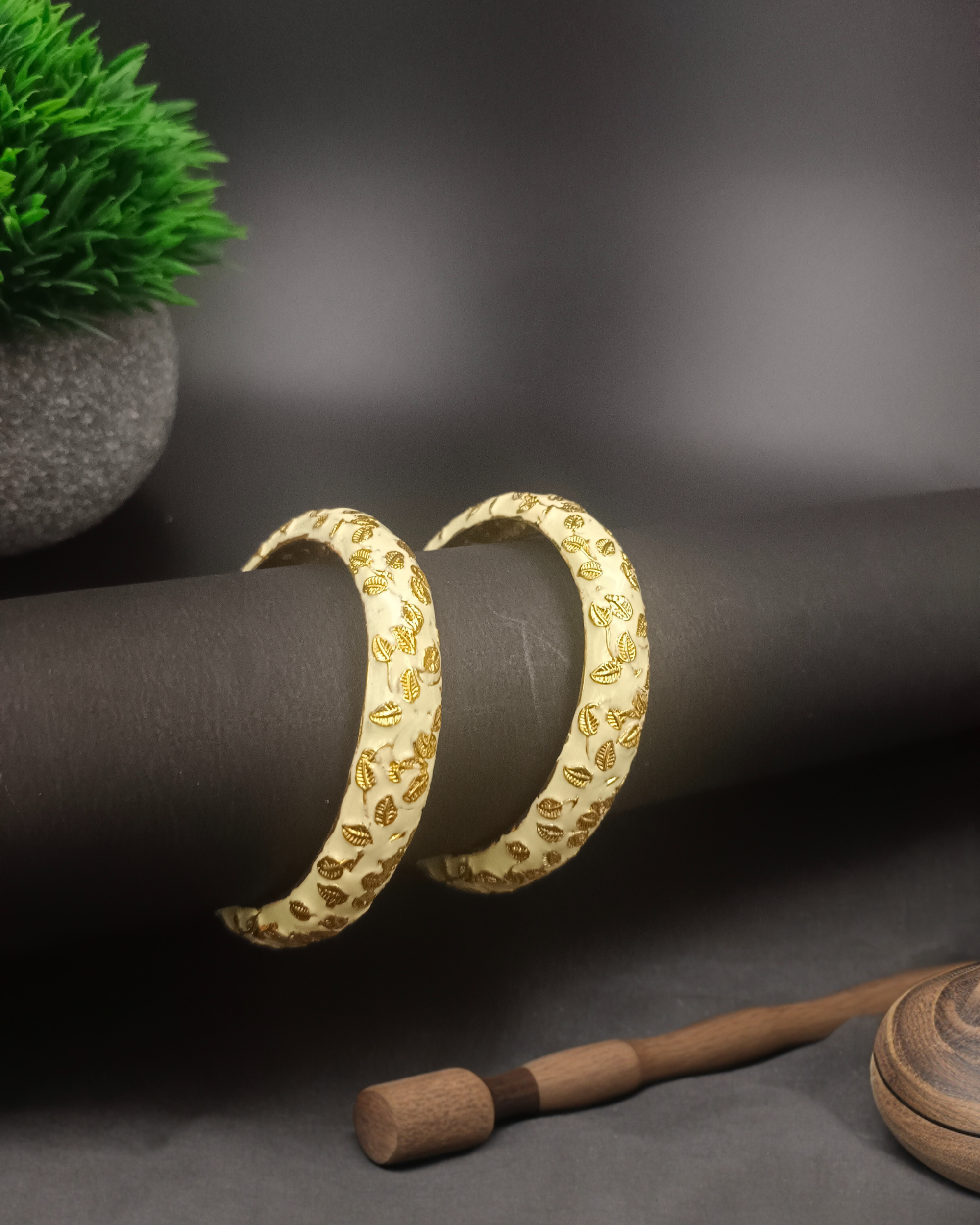 Gold Rajwadi kada, (Pack of 2) – Funkeln